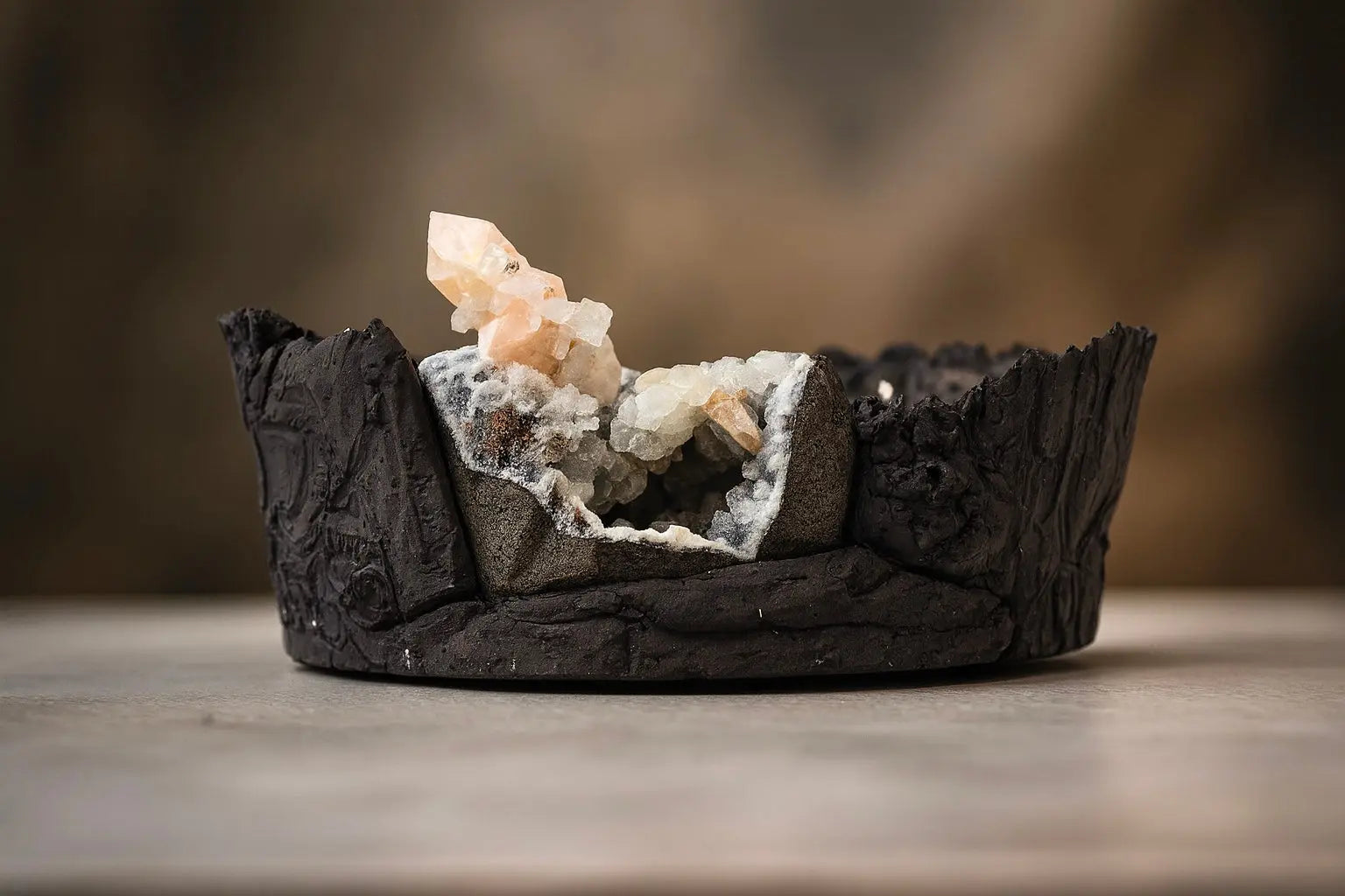 Achromatic vessel CANDLE BY JAYA VIG